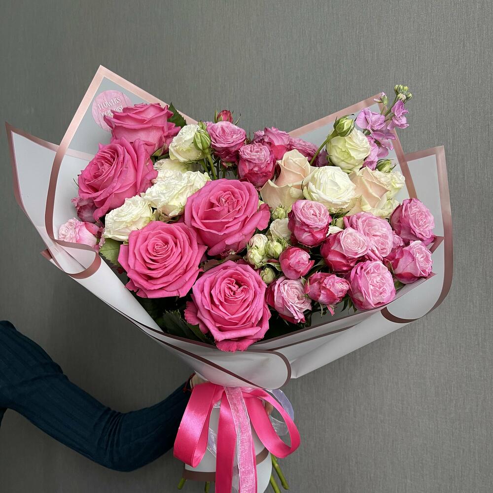 Букет микс из кустовой и одноголовой розы